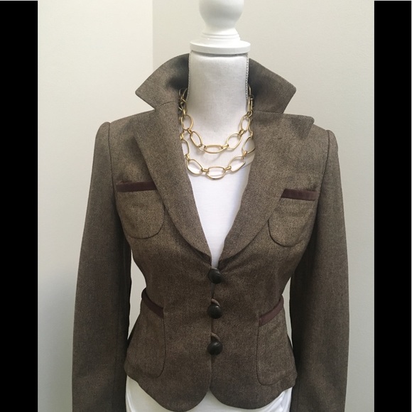 Banana Republic Jackets & Blazers - Smartly Tailored Blazer with elbow patch detail